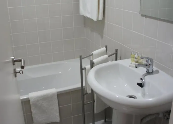 알판데가 아파트먼트 *