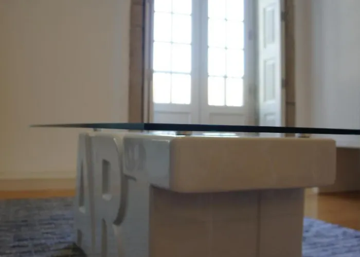 알판데가 아파트먼트 *